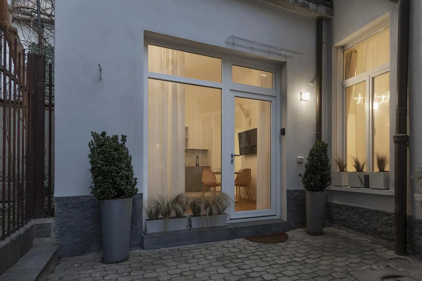 • Rho Fiera - Citylife - 20 Minuti Dal Duomo Милан 0*,  Италия